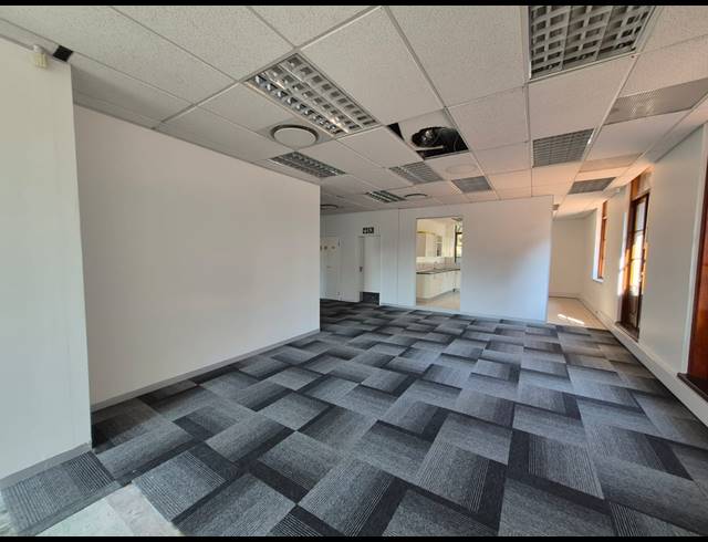 490M² OFFICE TO LET IN SANDTON CENTRAL